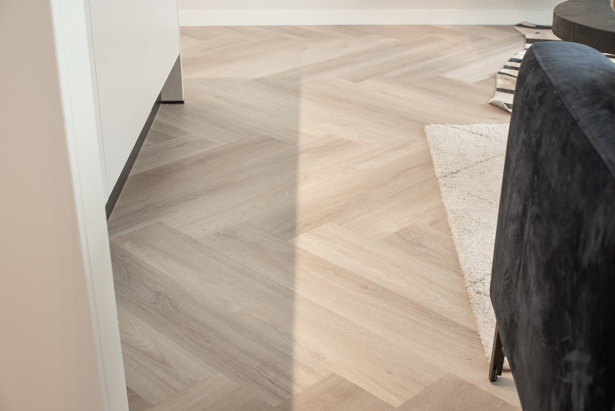 Floer Orka Onbehandeld Walvisgraat Plak PVC 2.0 MEGAMAT FLR - 3528 - Solza.nl