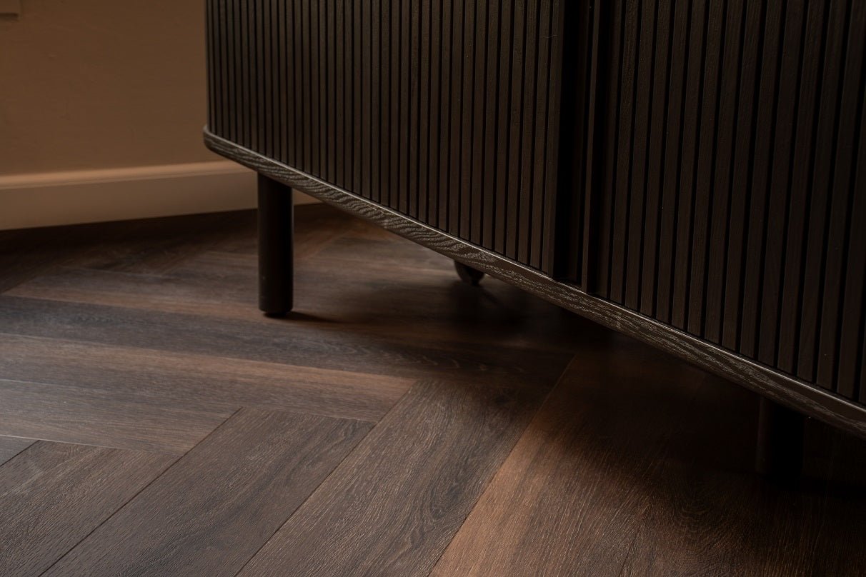 Solza Walvisgraat Plak PVC Desio Dark - ULTRAMAT - SLZ - 5024 - Solza.nl