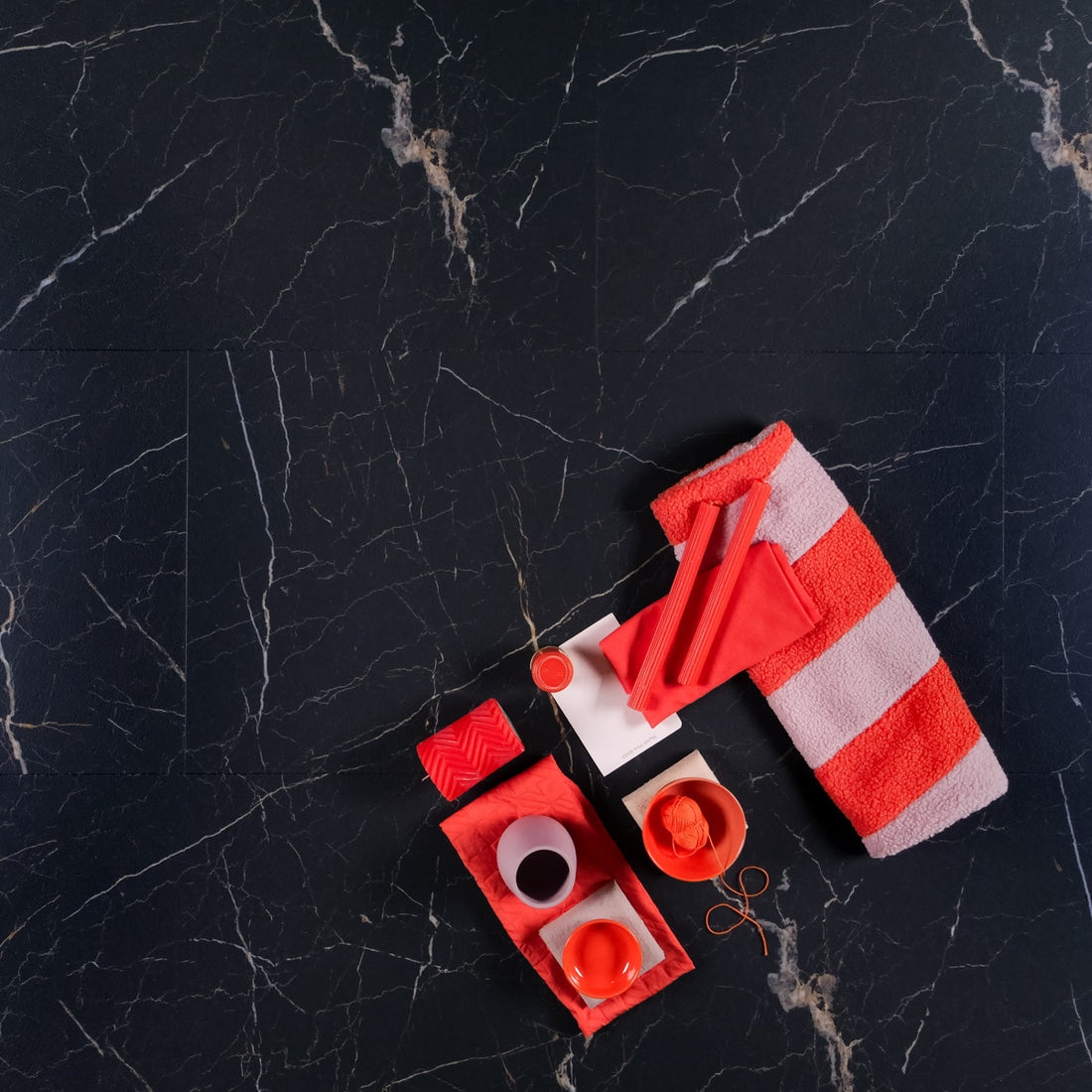 Otium NXT Eldor Tegel plak en click PVC in een interieur