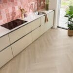 Ambiant Spigato XL Soleno Warm Oak Walvisgraat EVC - Dryback PVC - 7050100319 - Solza.nl