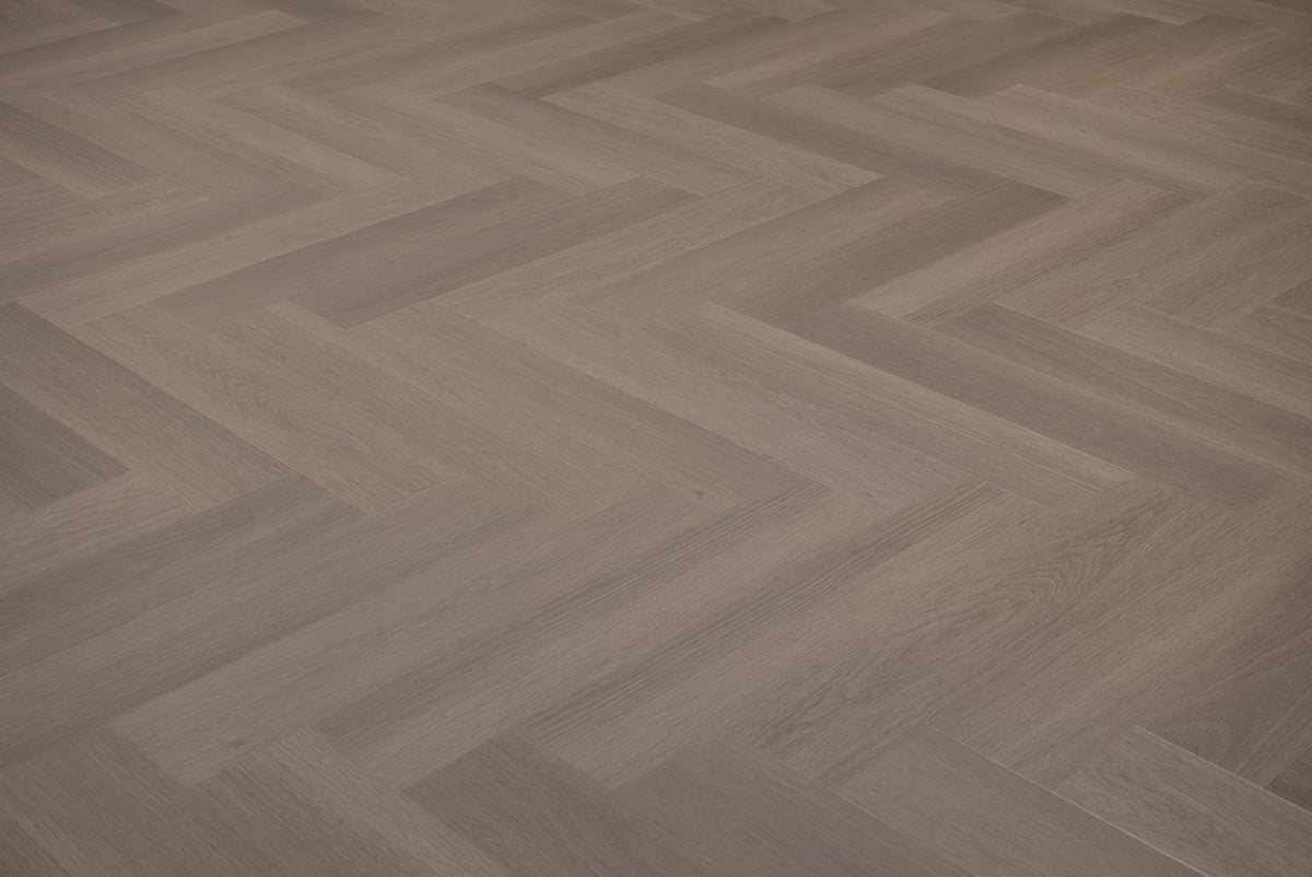 Floer Greige Eiken Visgraat Plak PVC FLR - 3511 - Solza.nl