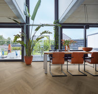 Floorlife YUP Sutton Light Brown Herringbone Dryback PVC - 9030150619 - Solza.nl