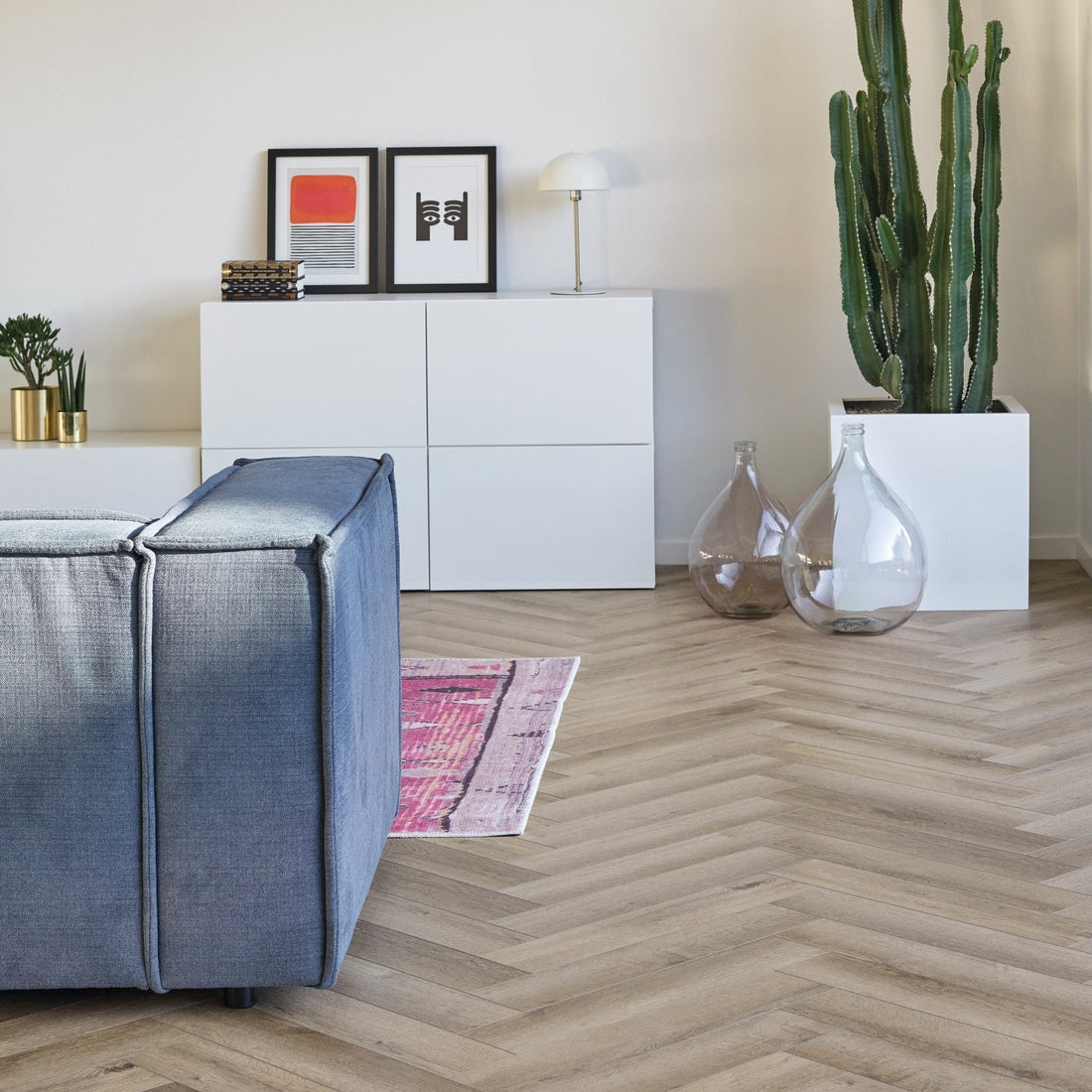 ParquetVinyl Yukon Desert Dune - Visgraat Click PVC - 123 x 615 mm - YUK-HB-2626-IB - Solza.nl