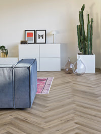 ParquetVinyl Yukon Desert Dune - Visgraat Click PVC - 123 x 615 mm - YUK-HB-2626-IB - Solza.nl