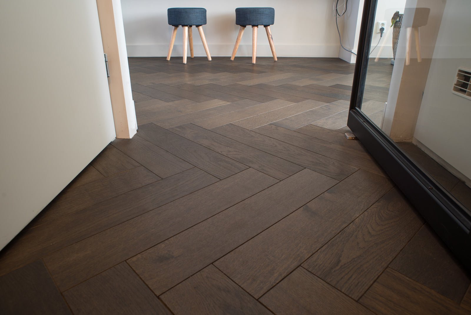 Floer Visgraat Parket Rustiek Eiken Multiplank Carbon Zwart Geolied FLR-4014 - Solza.nl