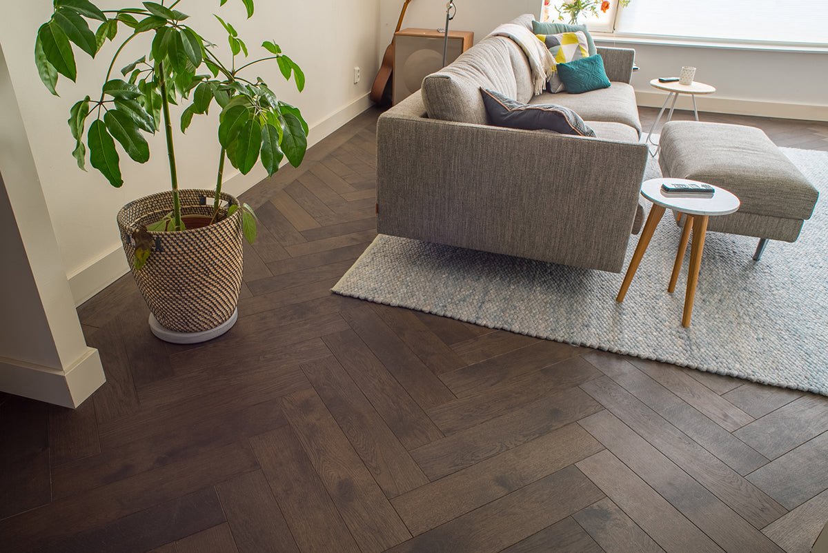 Floer Visgraat Parket Rustiek Eiken Multiplank Carbon Zwart Geolied FLR-4014 - Solza.nl