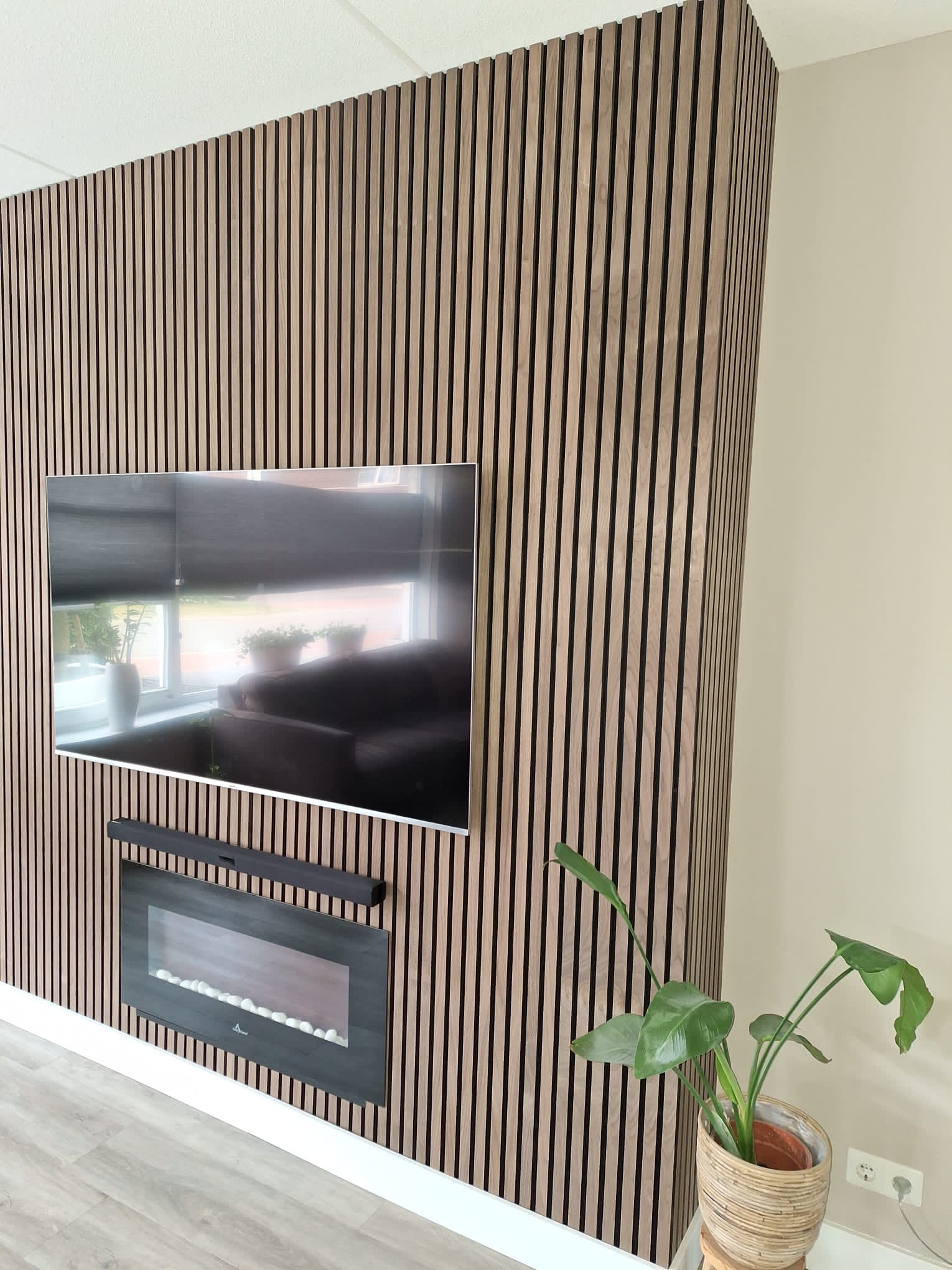 Solza Akupanel Lichtbruin Noten 280x60cm - Akoestische Panelen - Solza.nl
