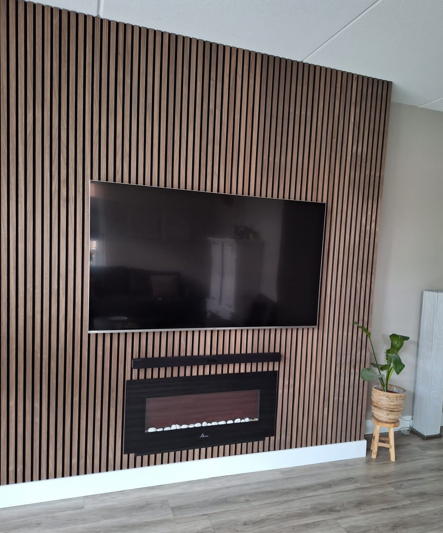 Solza Akupanel Lichtbruin Noten 280x60cm - Akoestische Panelen - Solza.nl